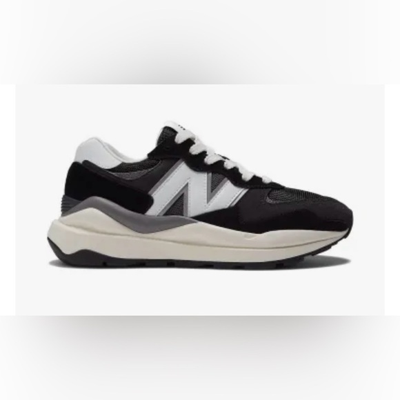NWOB Womens New Balance 57/40 Black Sea Salt Chunky 80’s Retro Inspired Sneakers - Picture 1 of 11